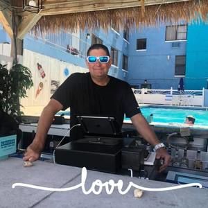 Meet your Posher, Robbie